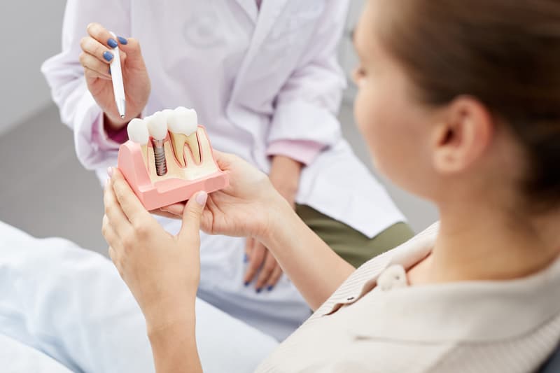 Prótesis sobre implantes en Santiago de Compostela